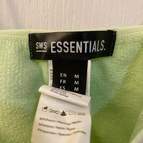 2 Cropped Ribbed Tanks - Picture 4 of 4